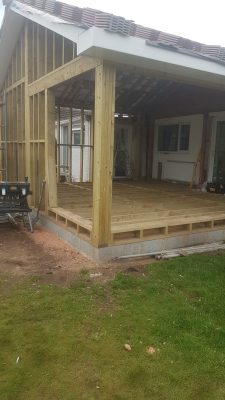 Timber frame extension corner post